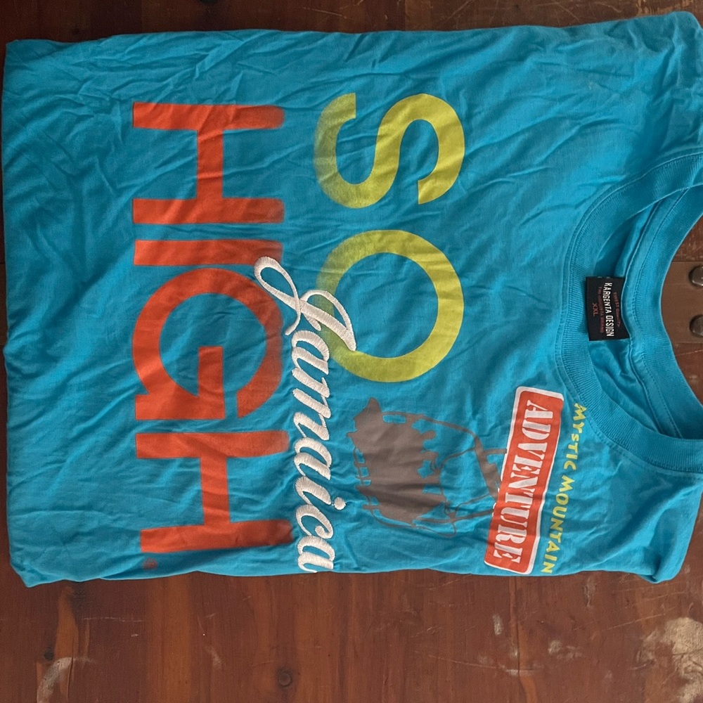 Graphic tee